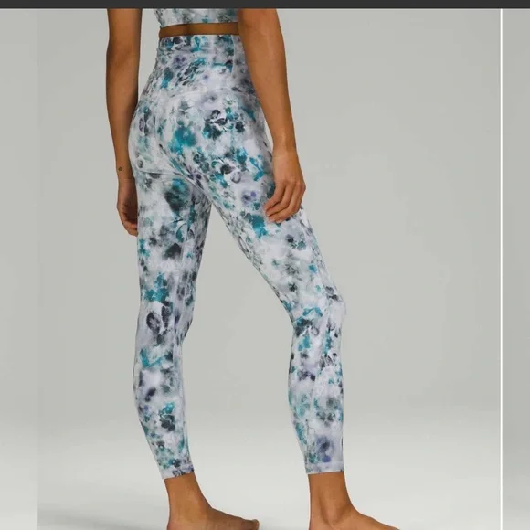 Lululemon Unlimit High-Rise Tight 25" Leggings
Kaleidofloral Multi - Picture 3 of 11